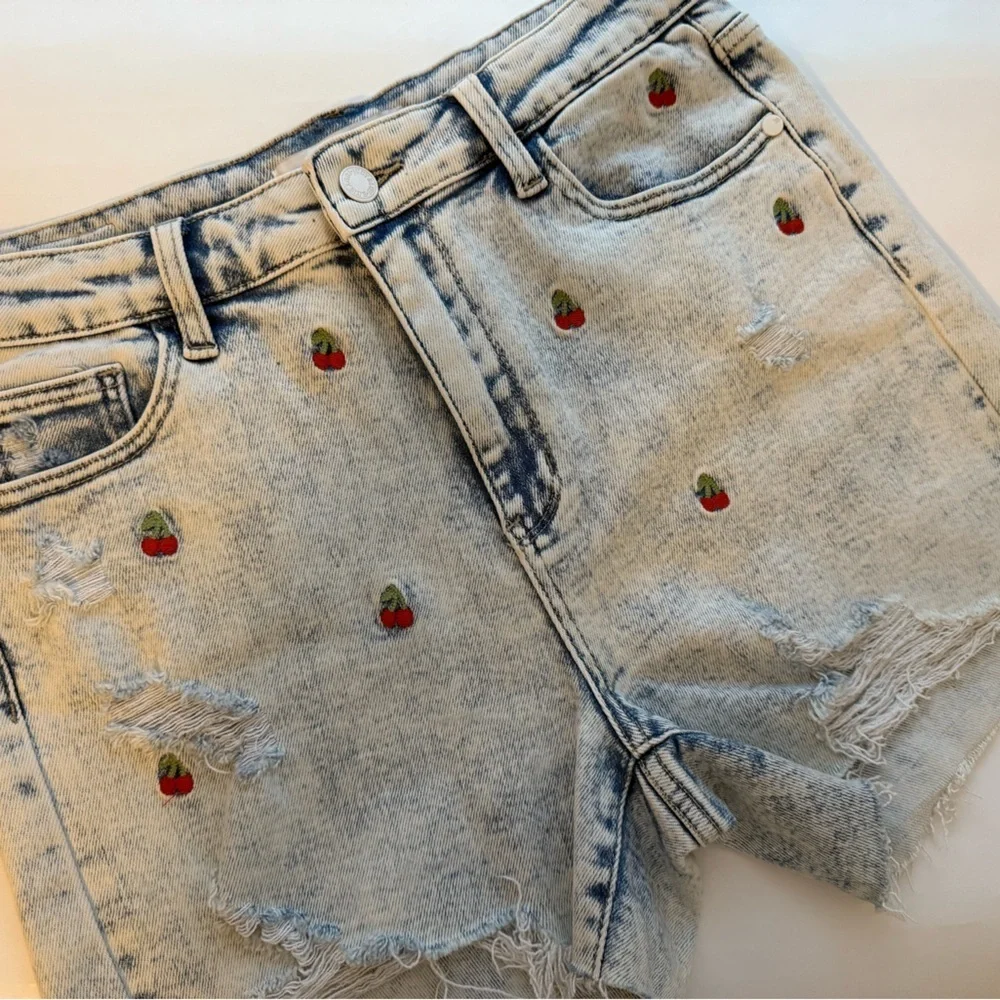 Judy Blue Cherry Bomb Denim Shorts High Rise Distressed Raw Hem Large